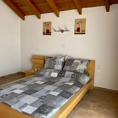 Comfy And Modern Maisonette * Lamía