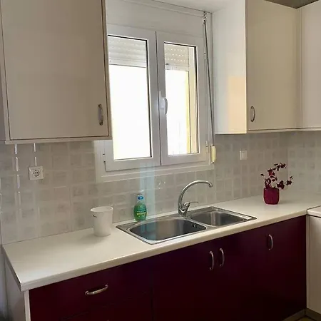 Comfy And Modern Maisonette Apartman
