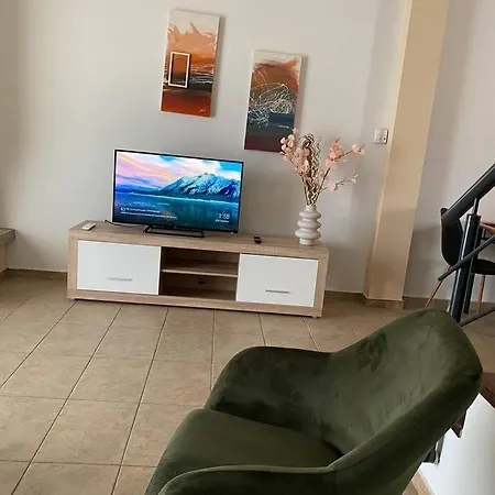Comfy And Modern Maisonette Apartman *