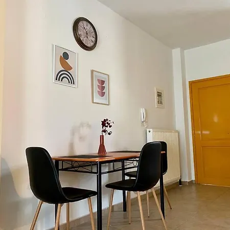 Comfy And Modern Maisonette *