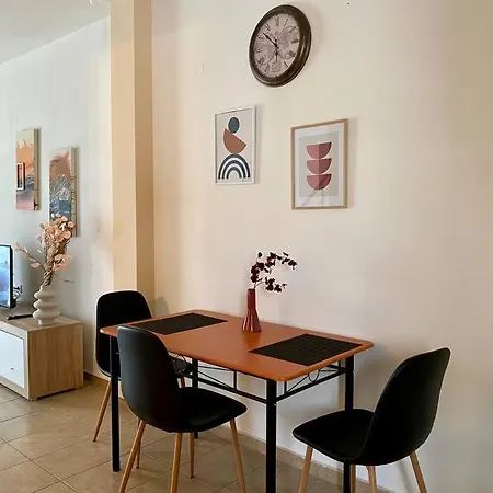 Comfy And Modern Maisonette Apartman