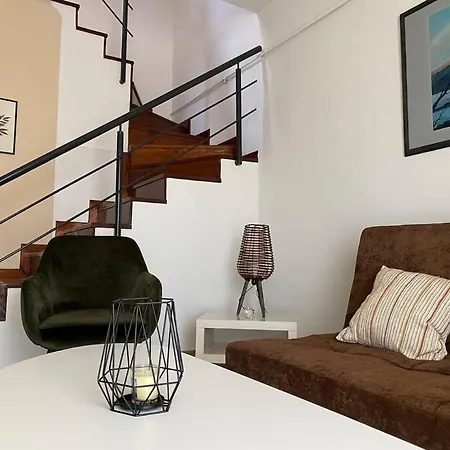 Comfy And Modern Maisonette *